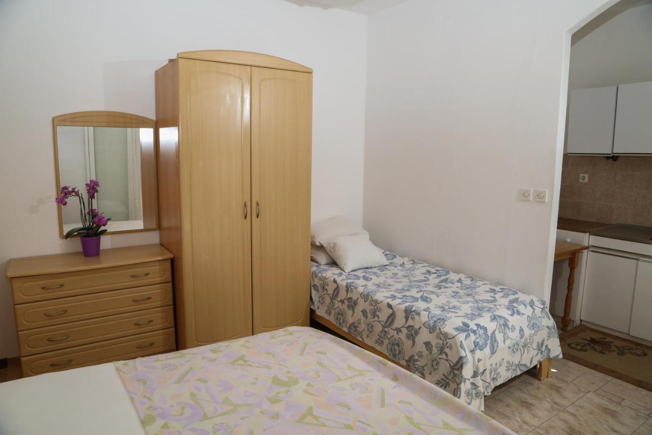 חוואר Apartments Butkovic מראה חיצוני תמונה