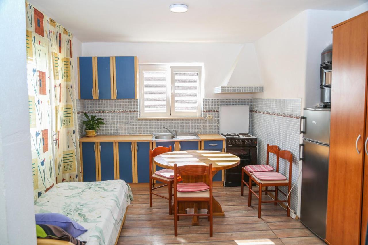 חוואר Apartments Butkovic מראה חיצוני תמונה