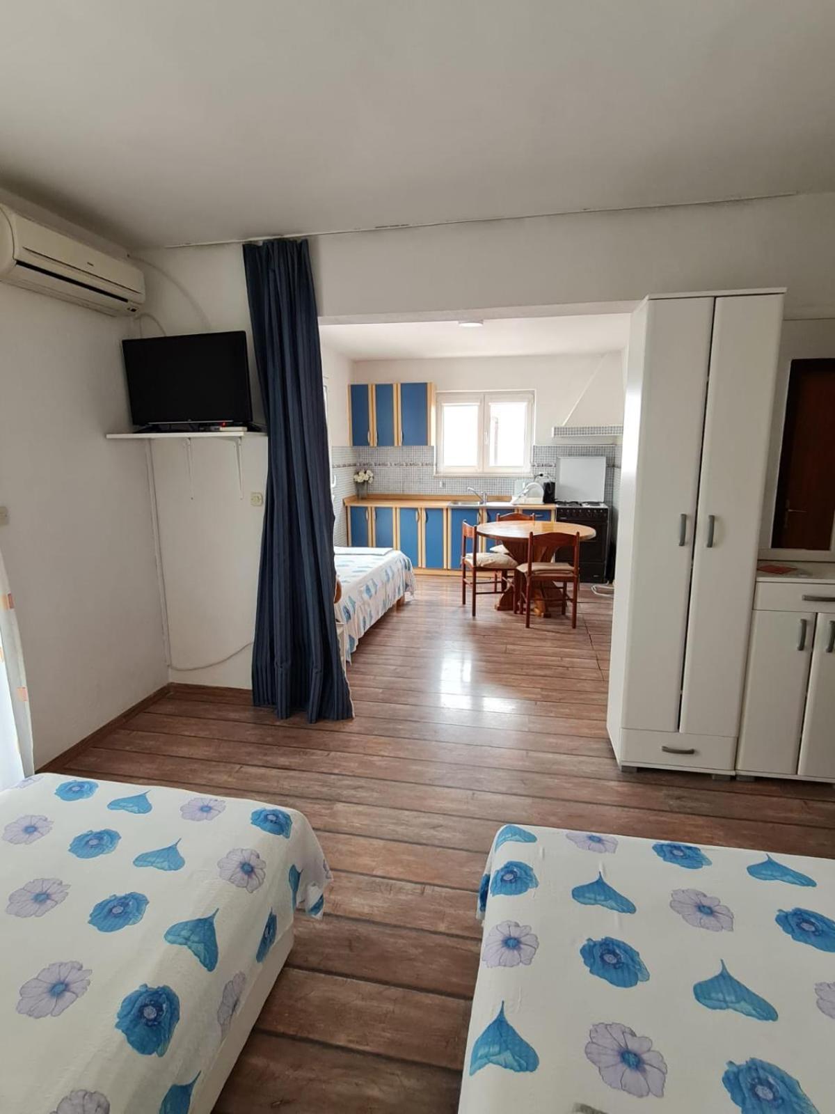 חוואר Apartments Butkovic מראה חיצוני תמונה