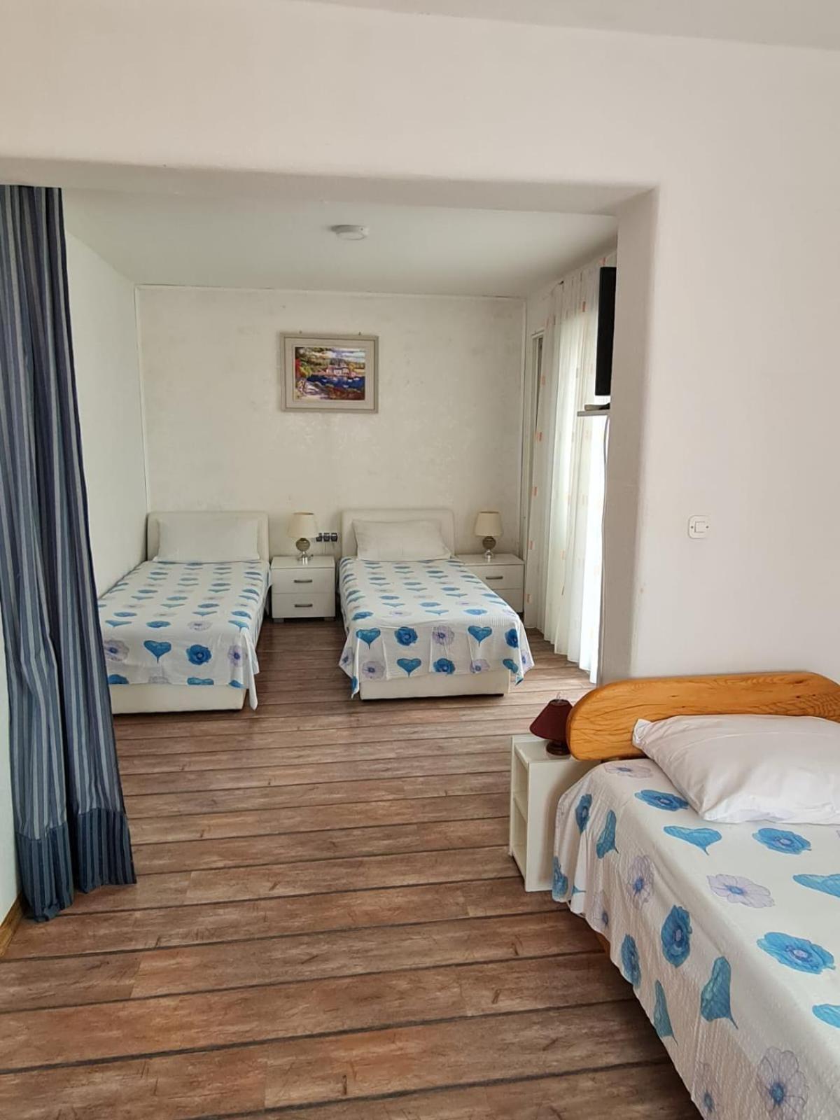 חוואר Apartments Butkovic מראה חיצוני תמונה