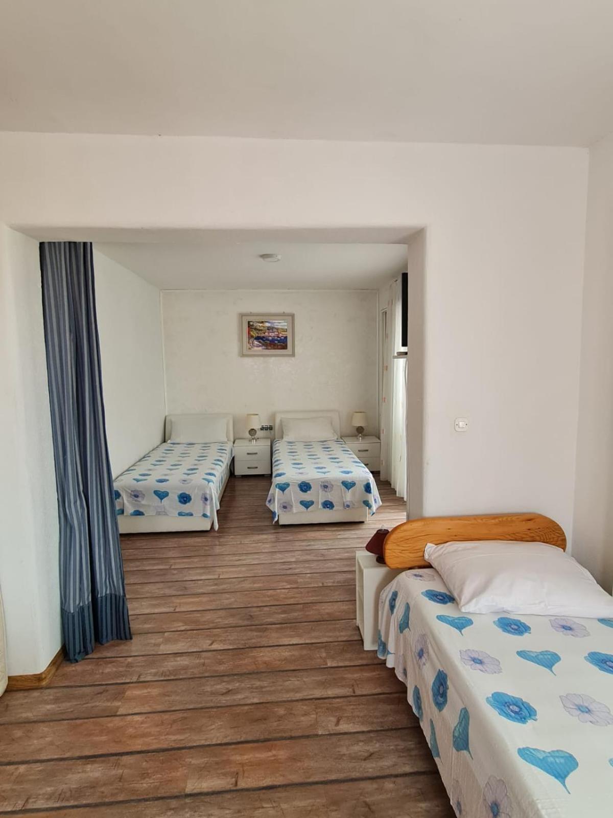 חוואר Apartments Butkovic מראה חיצוני תמונה