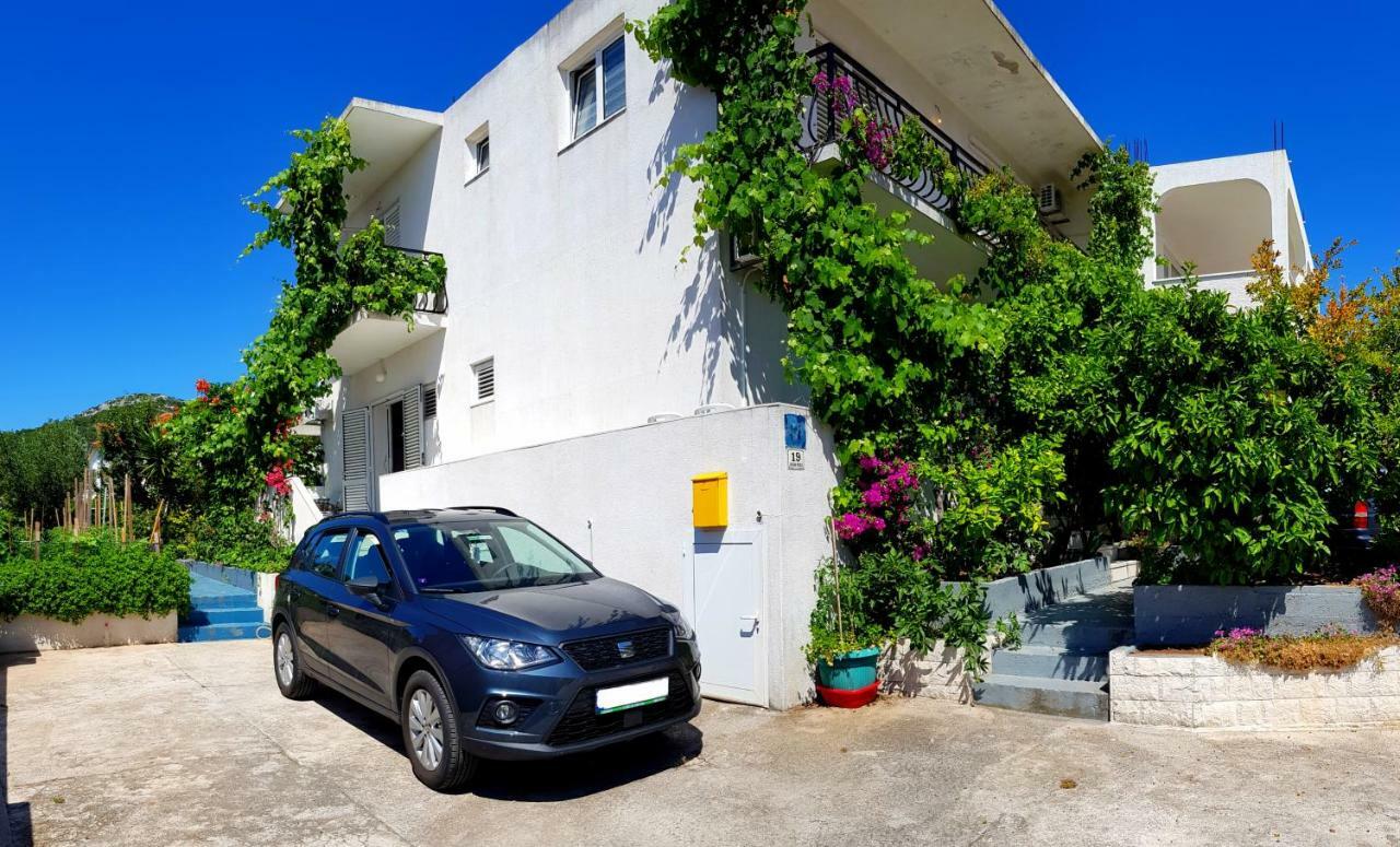 חוואר Apartments Butkovic מראה חיצוני תמונה