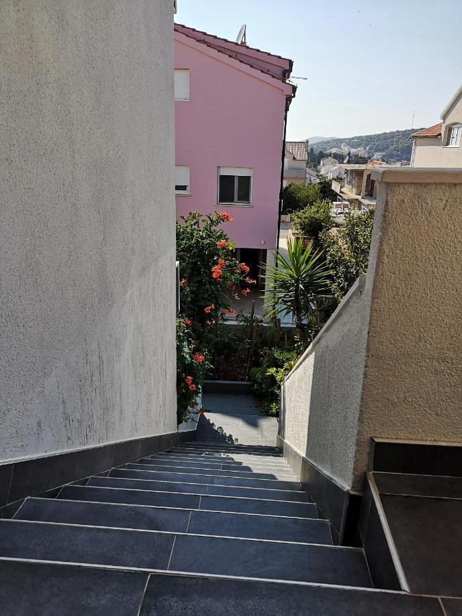 חוואר Apartments Butkovic מראה חיצוני תמונה